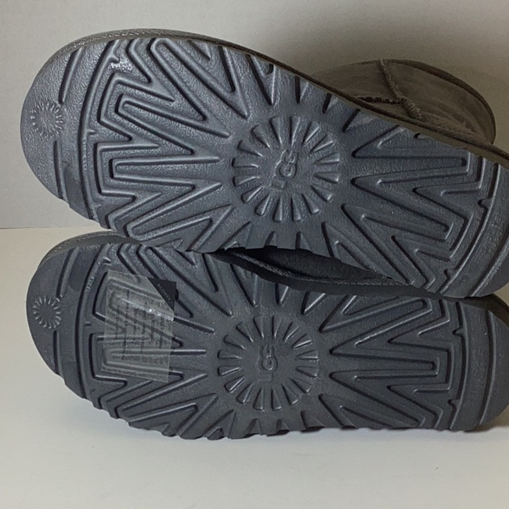 Women's Classic Short II
$180 - Picture 10 of 13